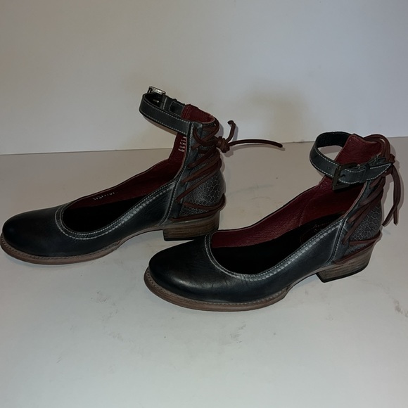 Freebird Marlon Rocker Maryjanes! - Picture 4 of 11